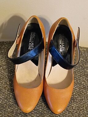 Michael Kors Tan Pumps with Black Crossover Strap